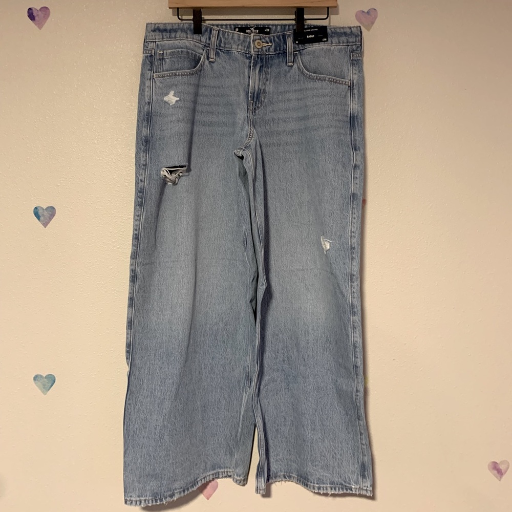 NWT - HOLLISTER LOW RISE BAGGY JEANS